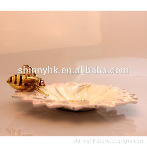 wholesale wedding gifts metal bee and lotus flower jewelry dishplay plate